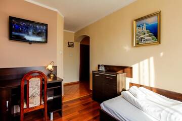 Фото номера Двухместный номер с 2 отдельными кроватями Отель Hotel Apogeum г. Пекары-Слёнске 9