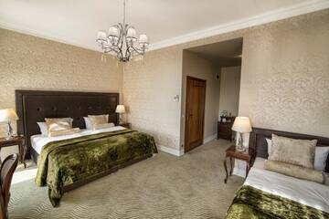 Фото номера Семейный номер Отель Rezydencja Luxury Hotel Bytom Piekary Śląskie г. Пекары-Слёнске 5