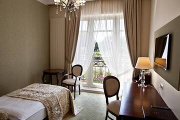 Фото номера Одноместный номер с видом на сад Отель Rezydencja Luxury Hotel Bytom Piekary Śląskie г. Пекары-Слёнске 2